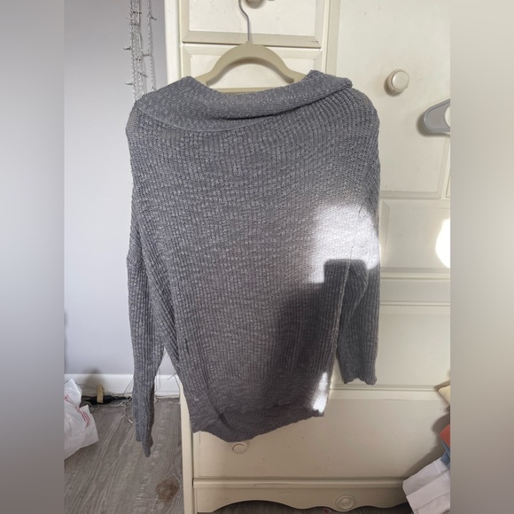 gray loose neck fitting sweater - Picture 2 of 2